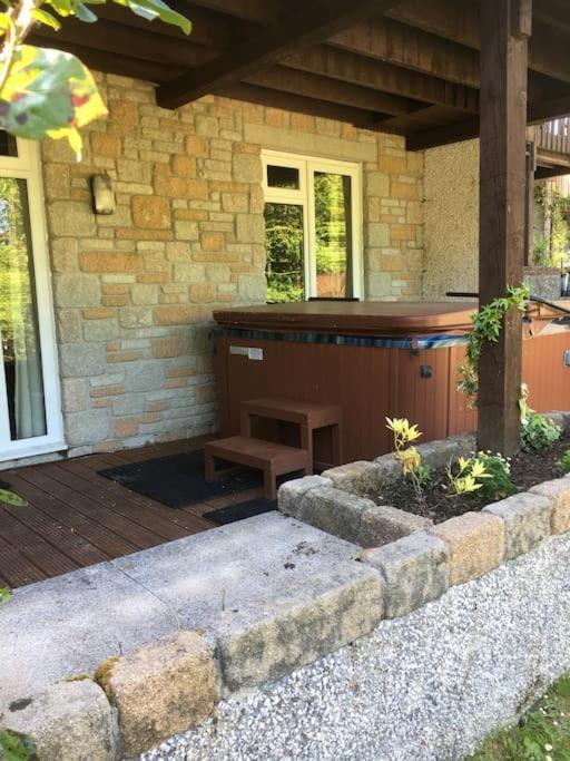 3 Bedroom Lodge With Hot Tub On Lovely Quiet Holiday Park In Cornwall Gunnislake Zewnętrze zdjęcie